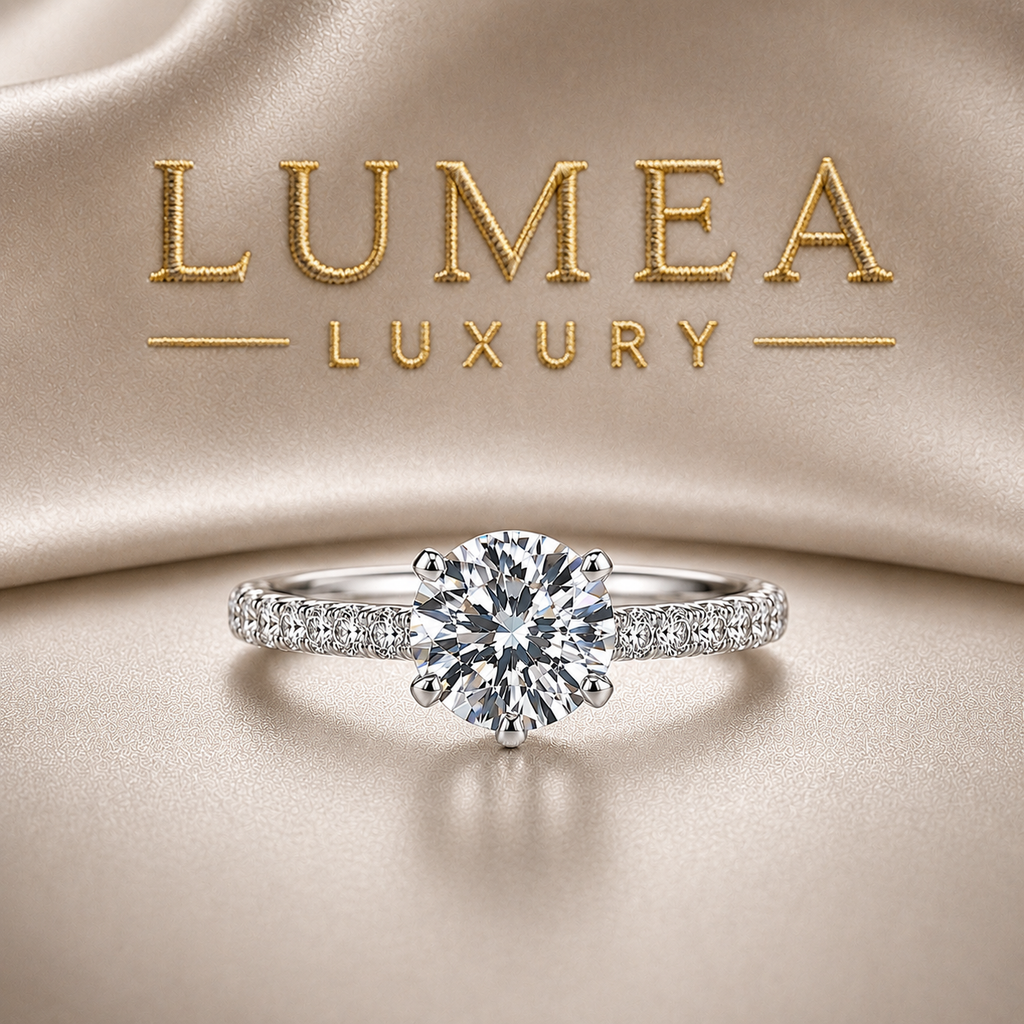 Lumea Éclat Solitaire Ring