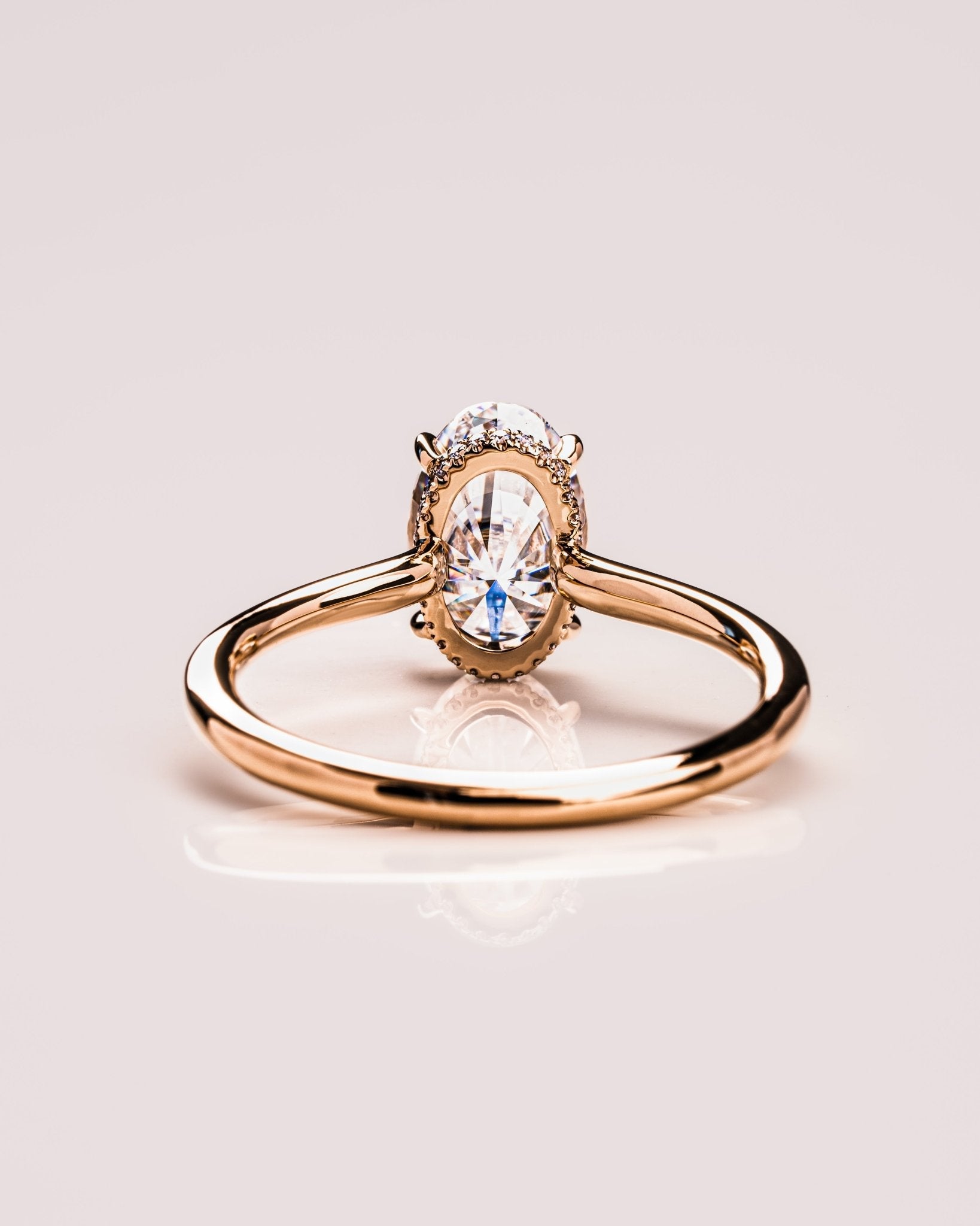 Lumea Aurore™ Ring • Oval Cut · Pavé Handle Band